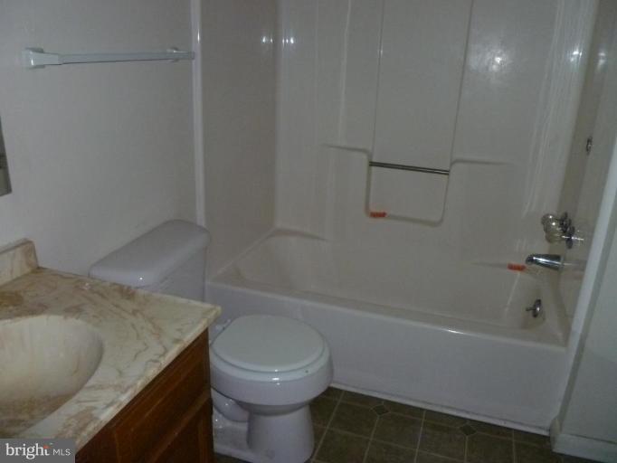 515521 Ridge Avenue Hagerstown, MD 21740 - Photo 4 of 4 Bath #2