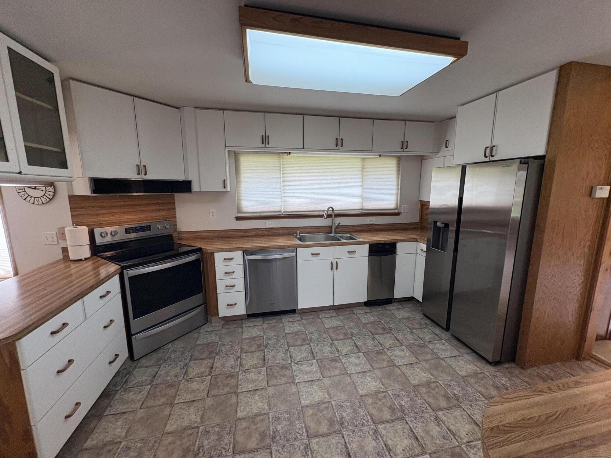 41139 Brown Road Fall River Mills, CA 96028 - Photo 13 of 29 Kitchen1