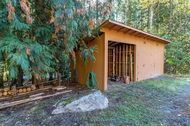 $400,000 | 2841 Sullivan Lake Road, Ione, WA 99139