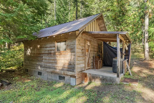 $400,000 | 2841 Sullivan Lake Road, Ione, WA 99139