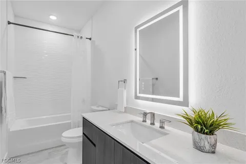 $750,000 | 9402 Arrid Circle, Port Charlotte, FL 33981