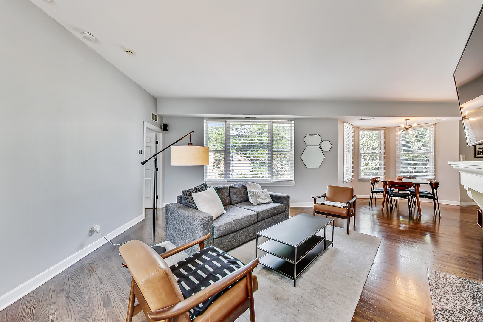 845 West Altgeld Street, Unit 2A Chicago, IL 60614 - Photo 6 of 24 a living room with furniture and a large window