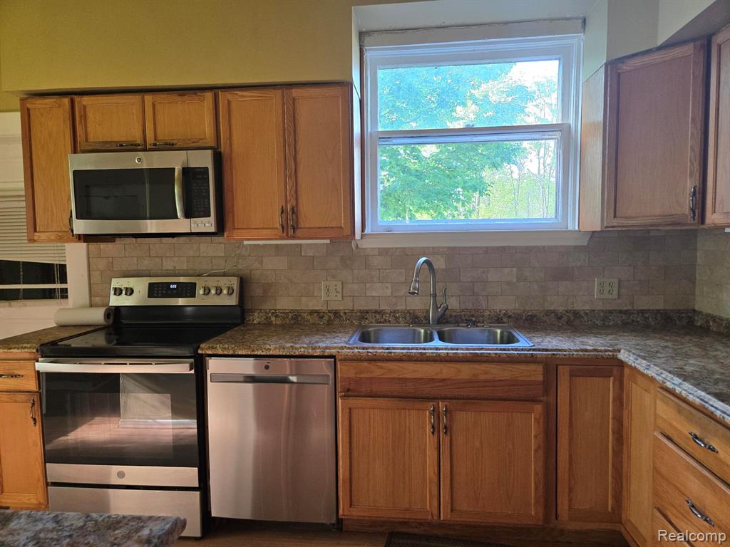 812 Academy Road Holly, MI 48442 - Photo 9 of 19
