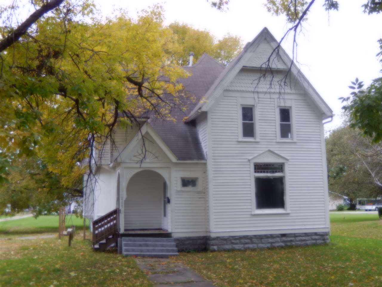 409 North Washington Street Carthage, IL 62321 - Photo 1 of 17
