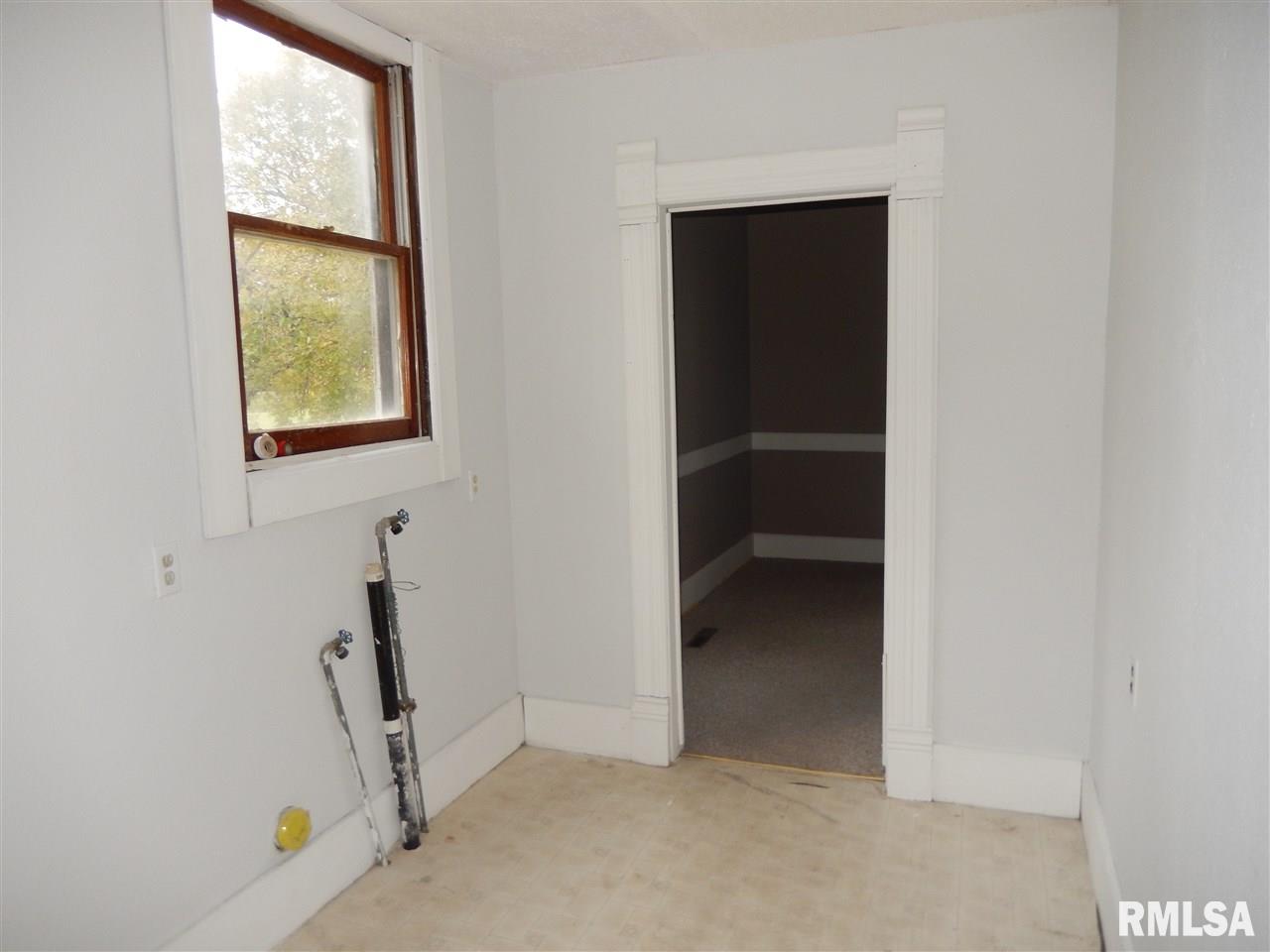 409 North Washington Street Carthage, IL 62321 - Photo 11 of 17