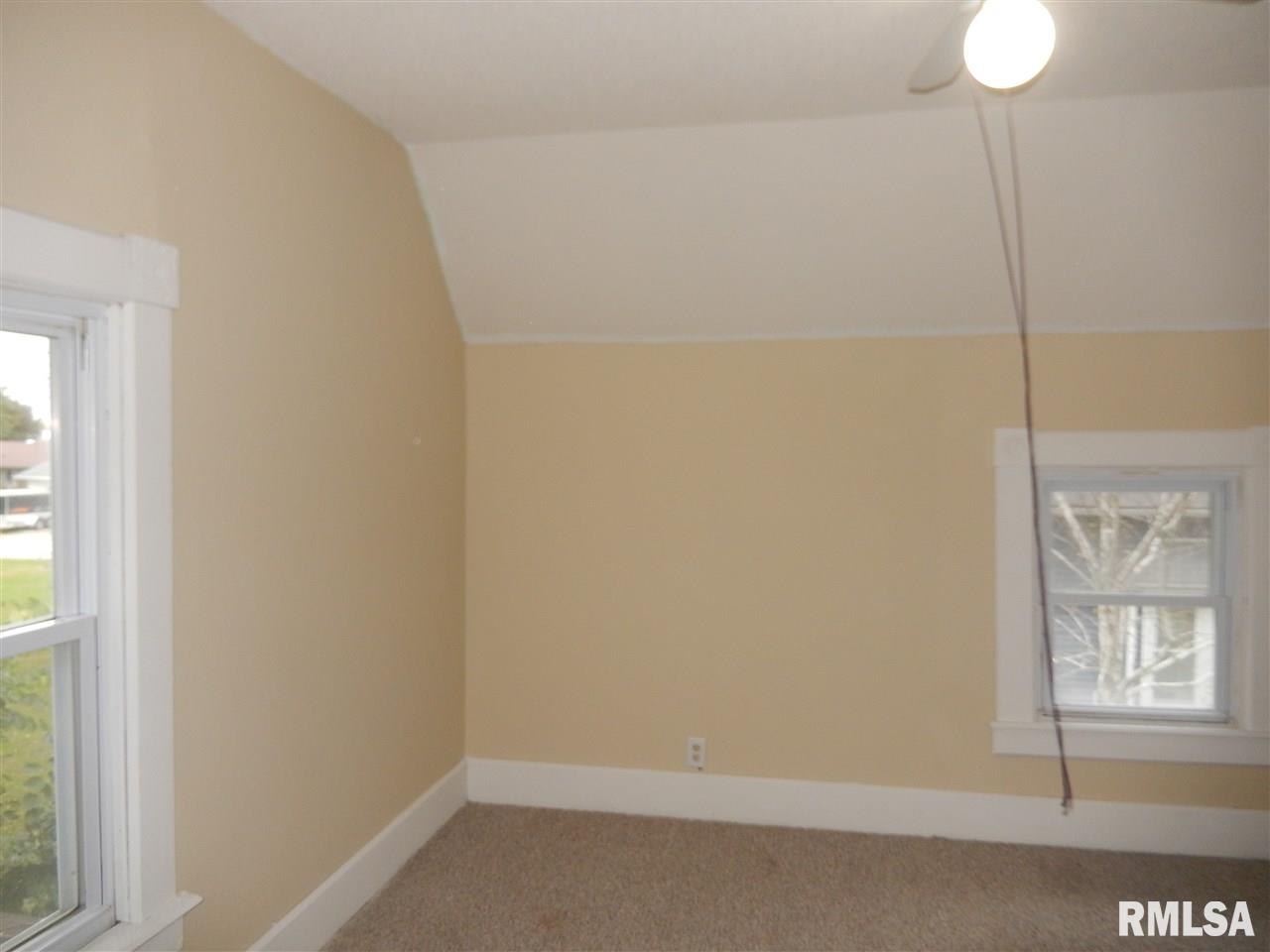 409 North Washington Street Carthage, IL 62321 - Photo 14 of 17