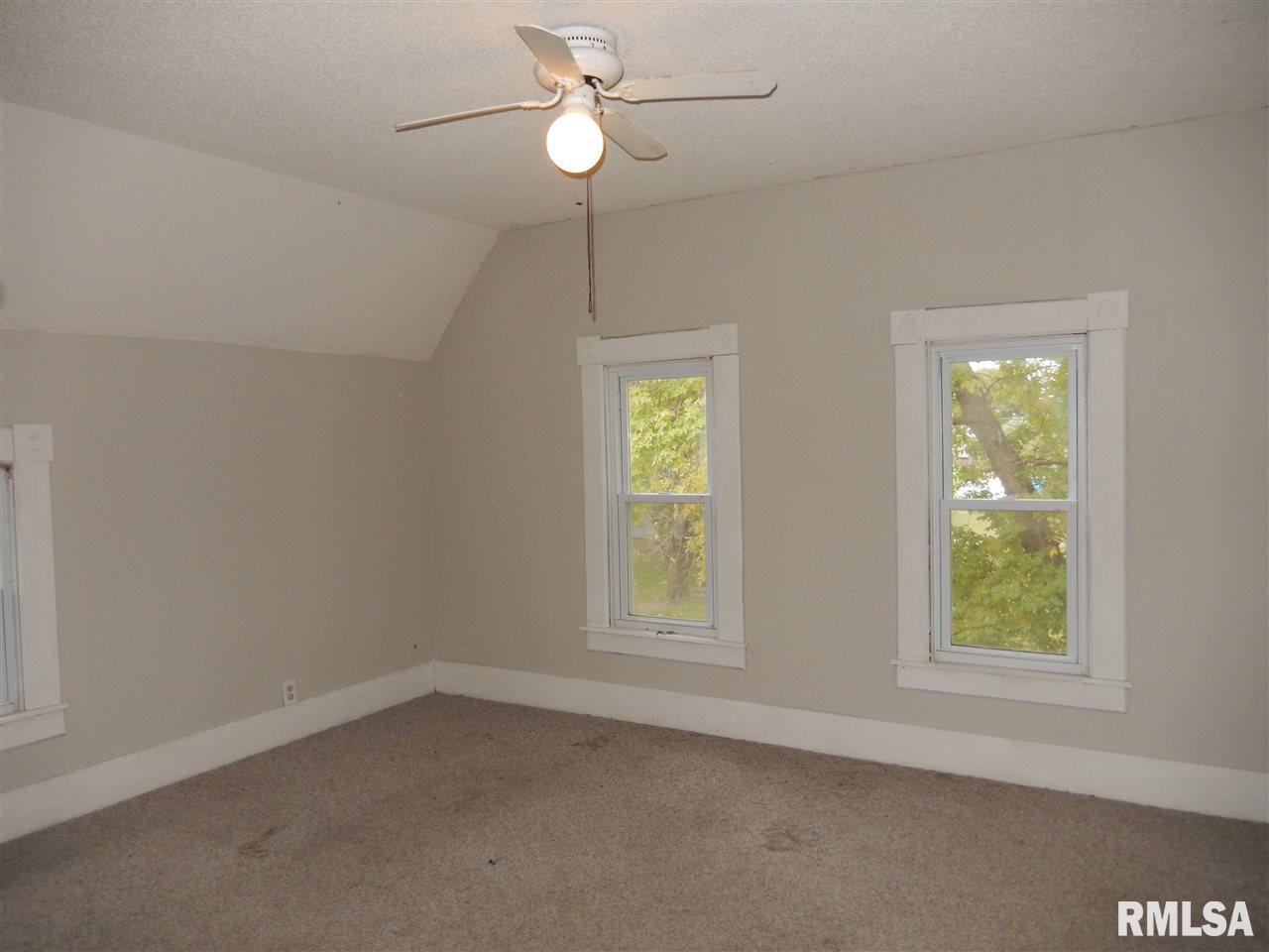 409 North Washington Street Carthage, IL 62321 - Photo 16 of 17
