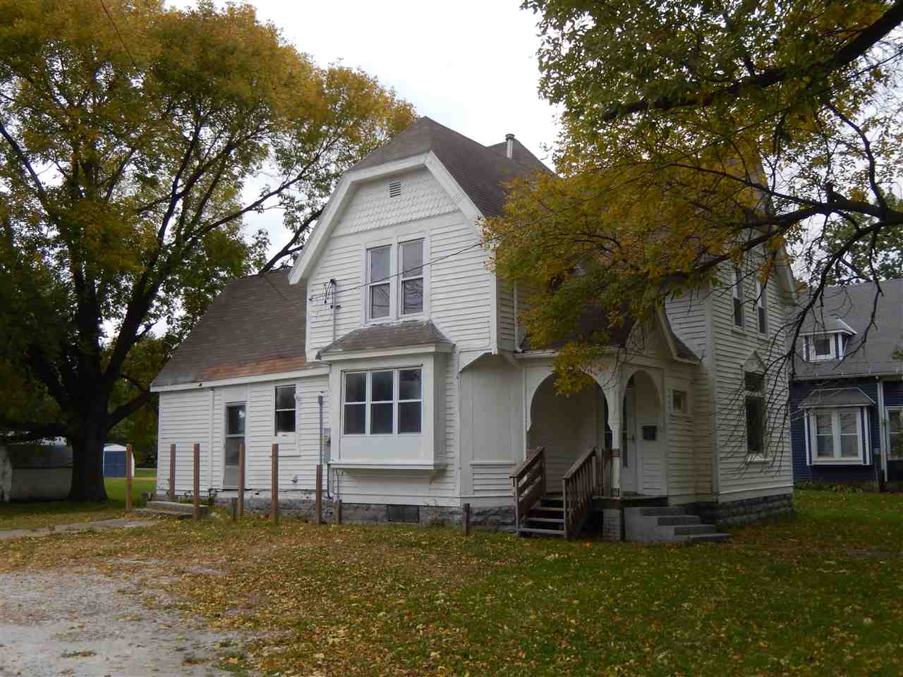 409 North Washington Street Carthage, IL 62321 - Photo 4 of 17