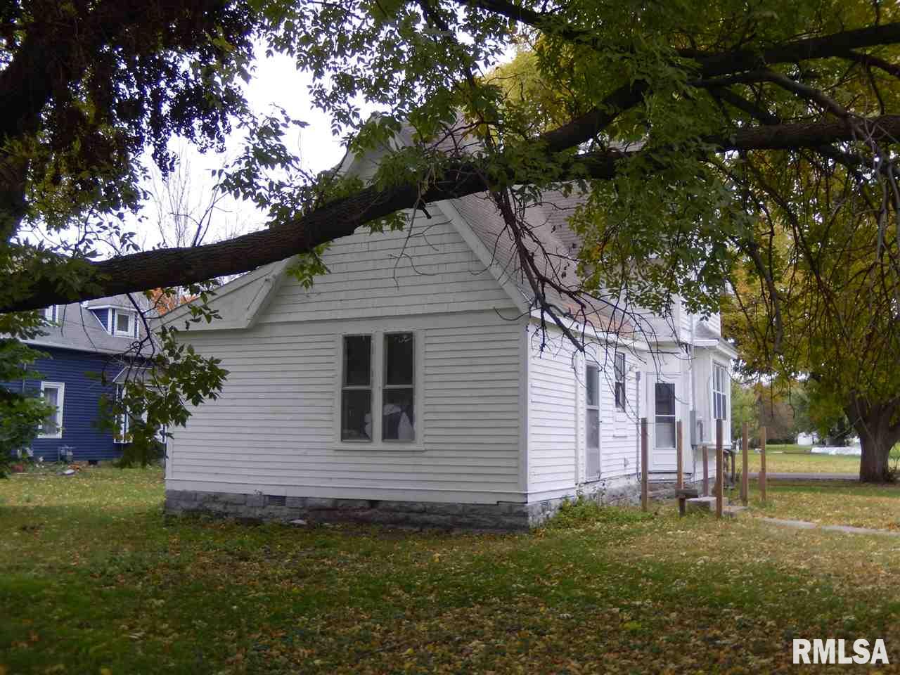 409 North Washington Street Carthage, IL 62321 - Photo 5 of 17