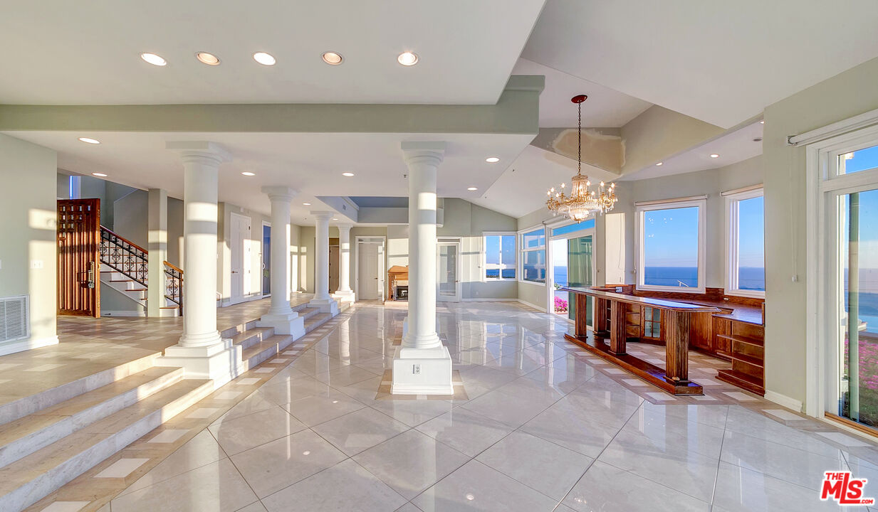 4237 Avenida De La Encinal Malibu, CA 90265 - Photo 12 of 24 a large room with natural light