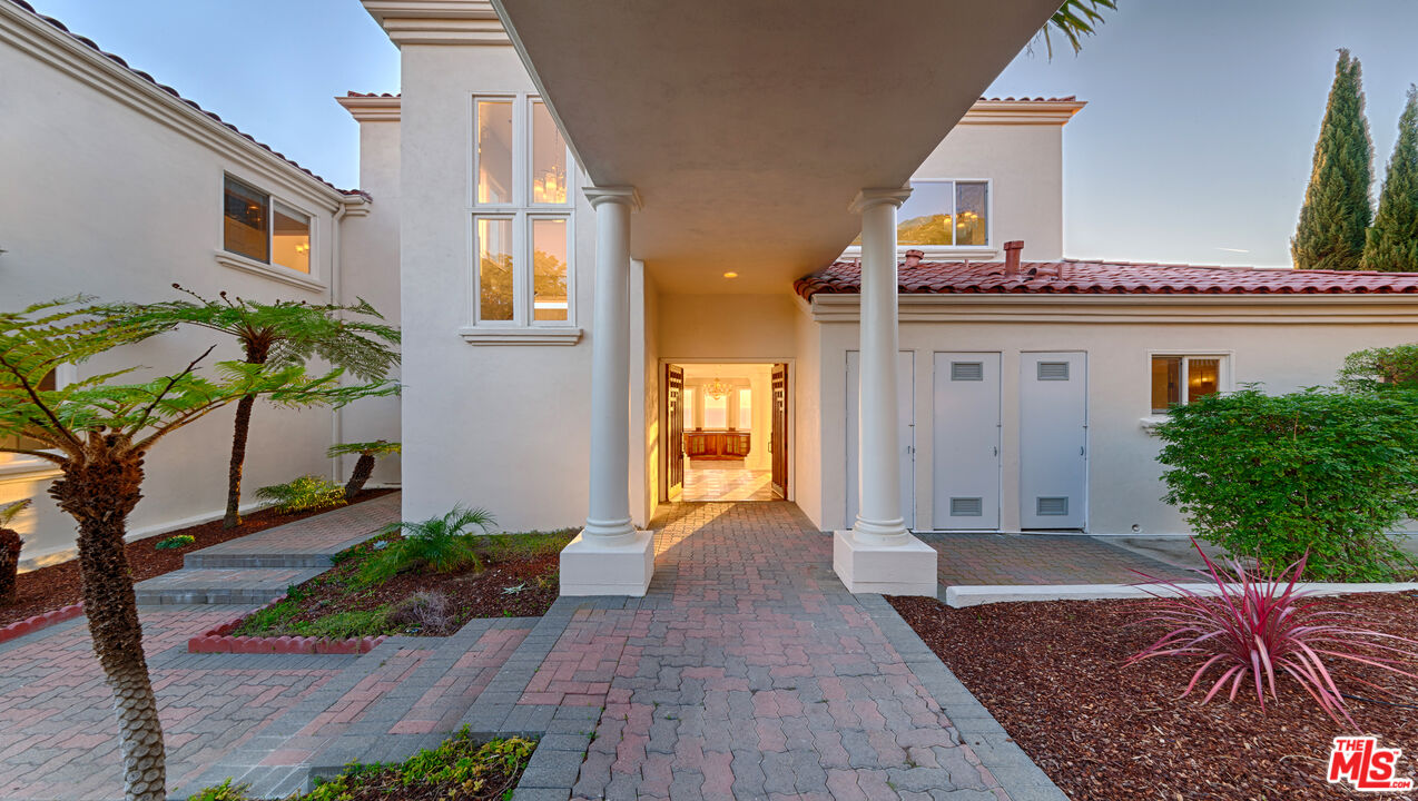 4237 Avenida De La Encinal Malibu, CA 90265 - Photo 8 of 24 a view of entryway front of house