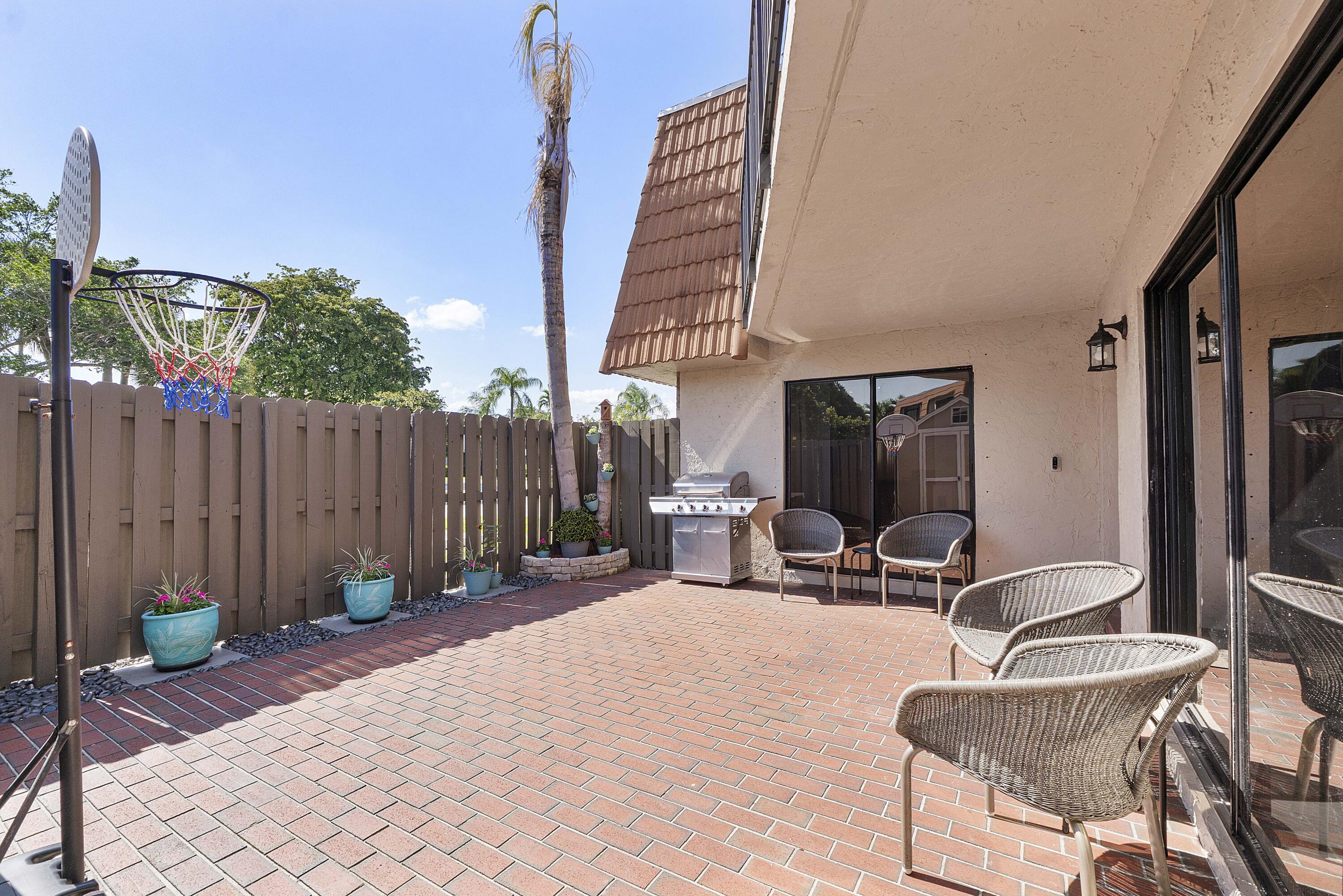1426 Southwest 110th Way Davie, FL 33324 - Photo 2 of 40 1426 Sw 110th Way_021