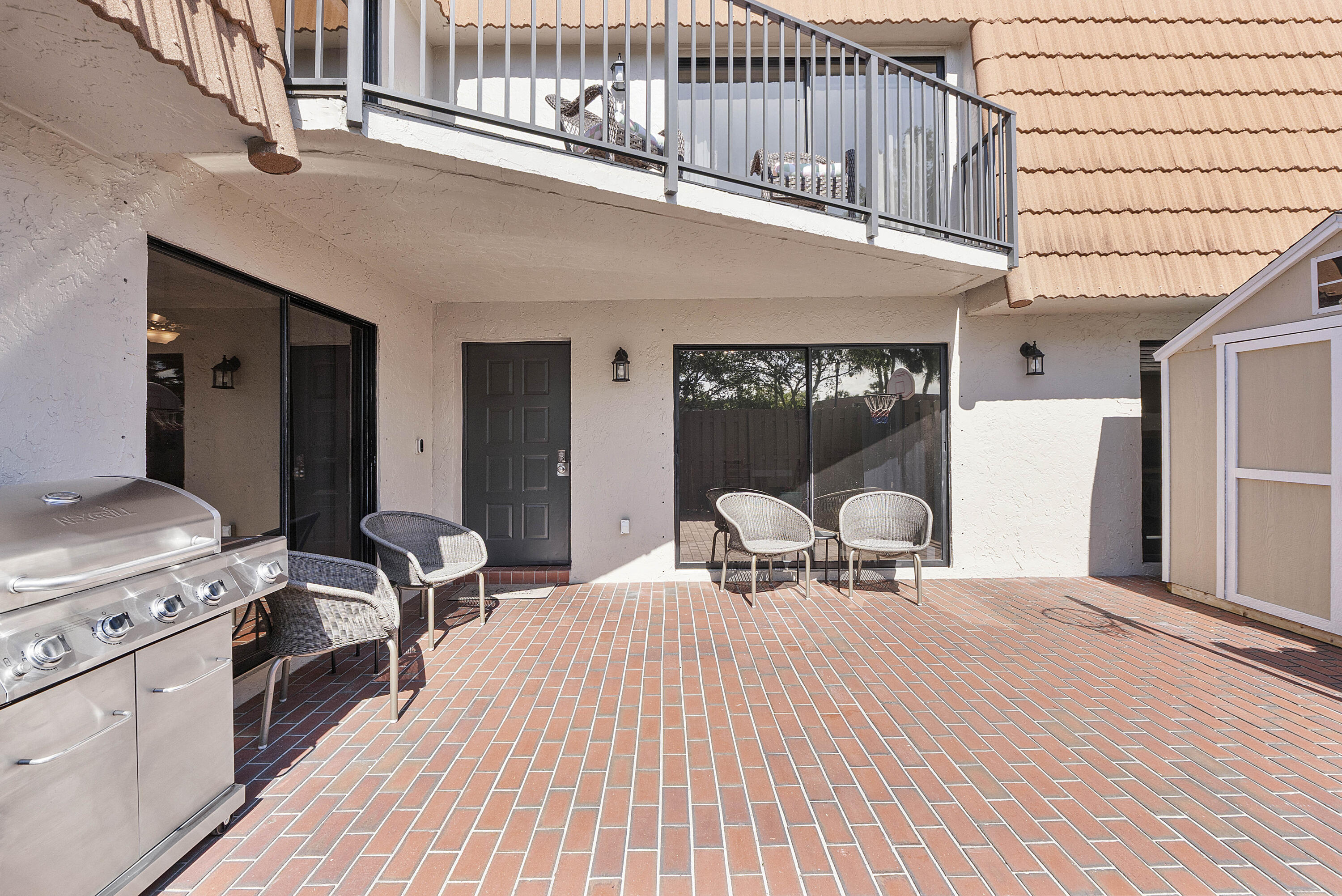 1426 Southwest 110th Way Davie, FL 33324 - Photo 3 of 40 1426 Sw 110th Way_022
