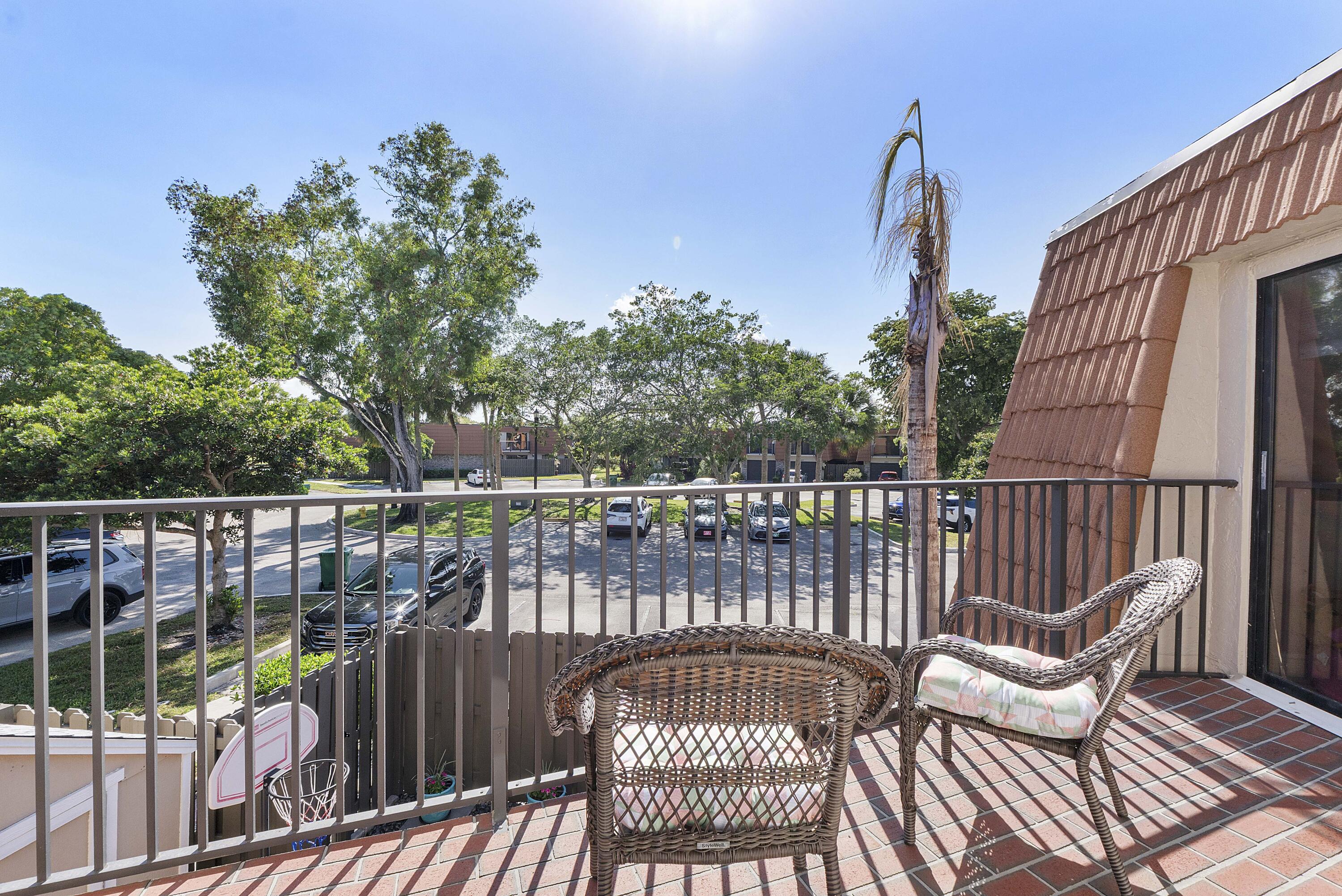 1426 Southwest 110th Way Davie, FL 33324 - Photo 32 of 40 1426 Sw 110th Way_042
