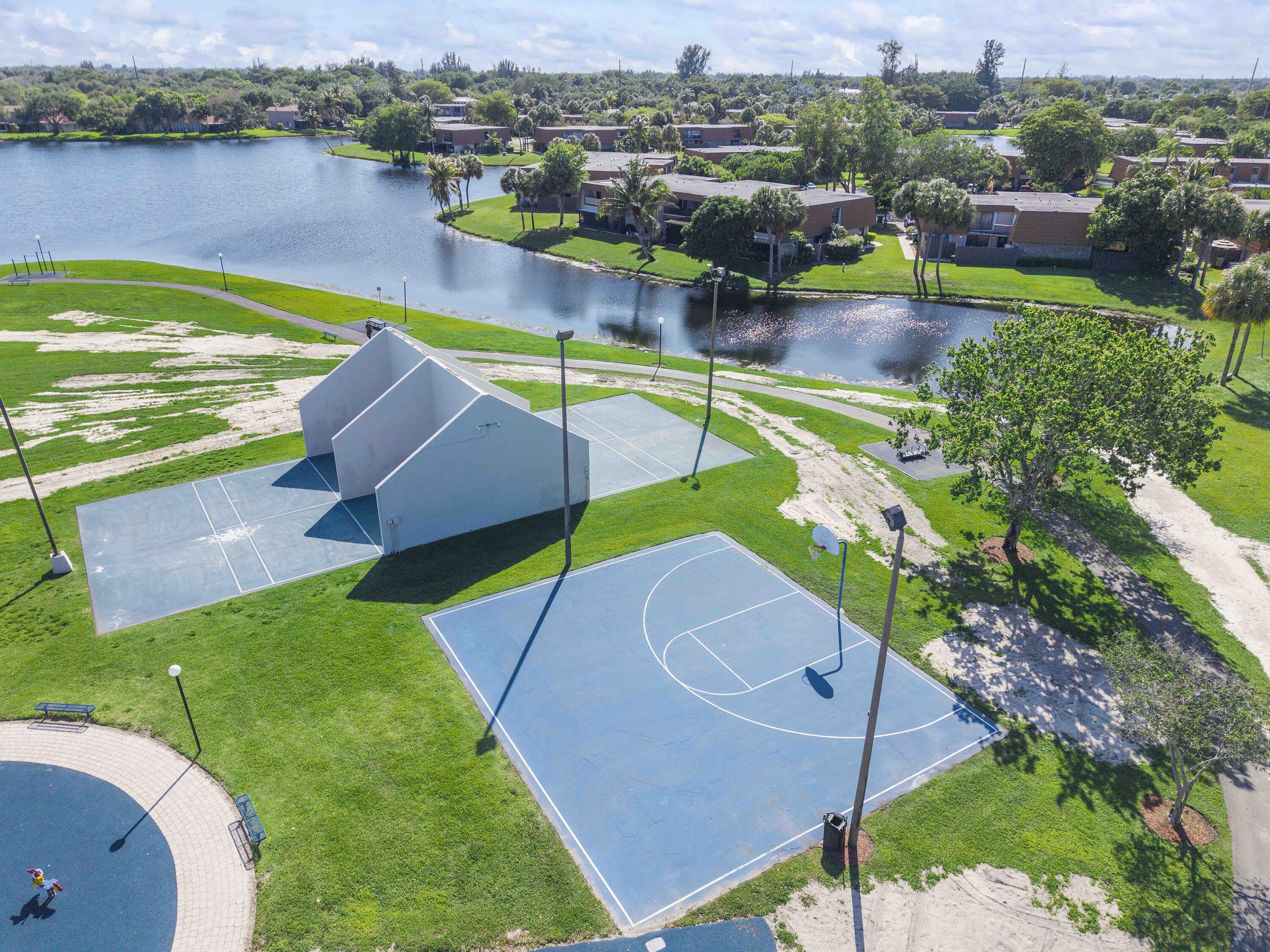 1426 Southwest 110th Way Davie, FL 33324 - Photo 34 of 40 1426 Sw 110th Way_003