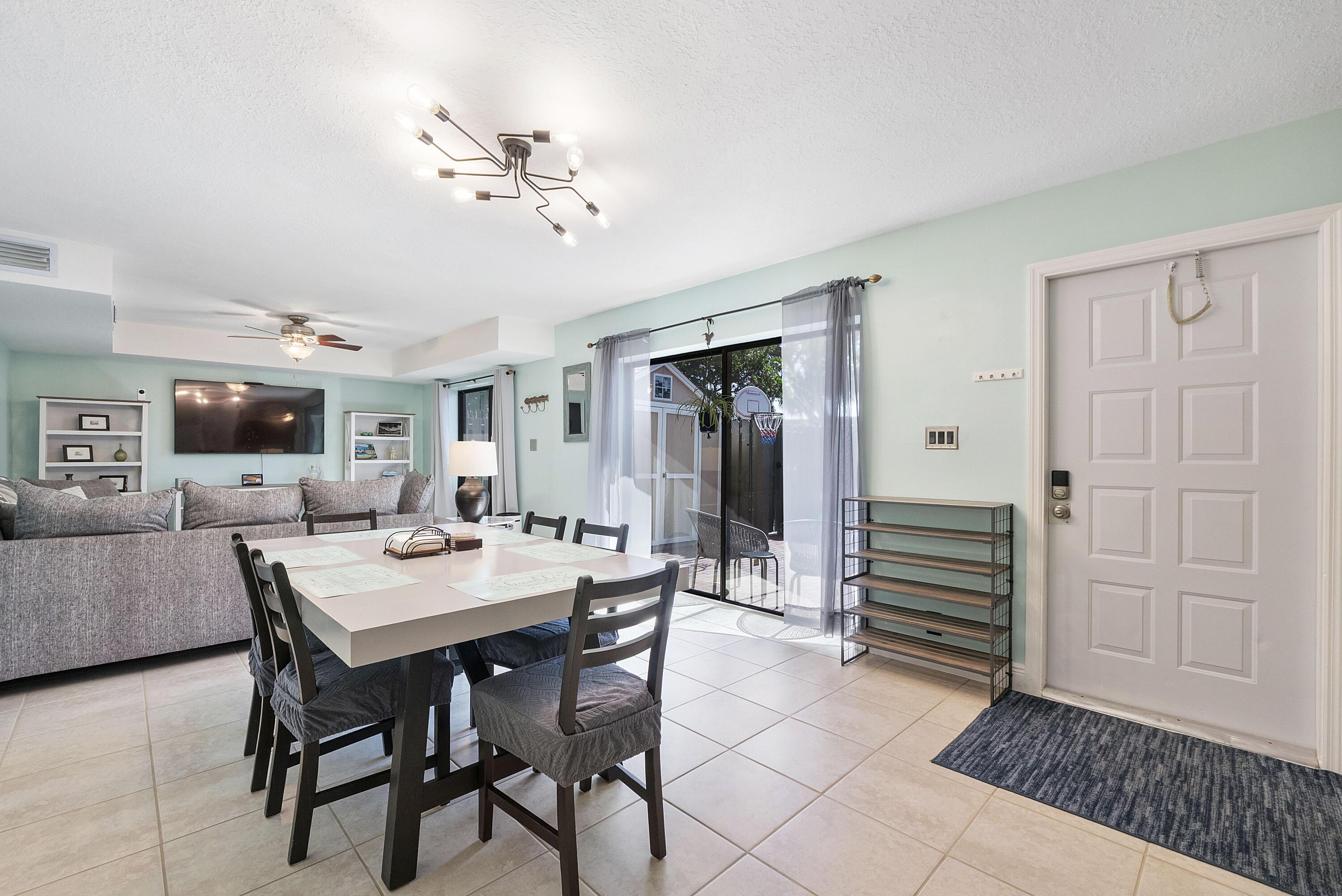 1426 Southwest 110th Way Davie, FL 33324 - Photo 5 of 40 1426 Sw 110th Way_024