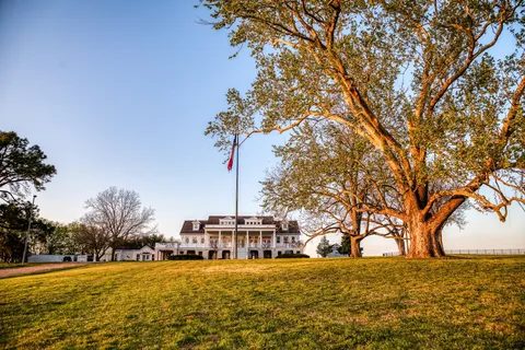 $3,750,000 | 3401 US Highway 290 East, Brenham, TX 77833