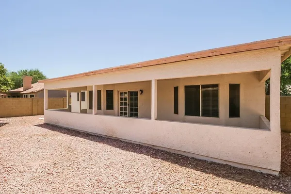 $2,600 | 2216 East Sherri Drive, Gilbert, AZ 85296