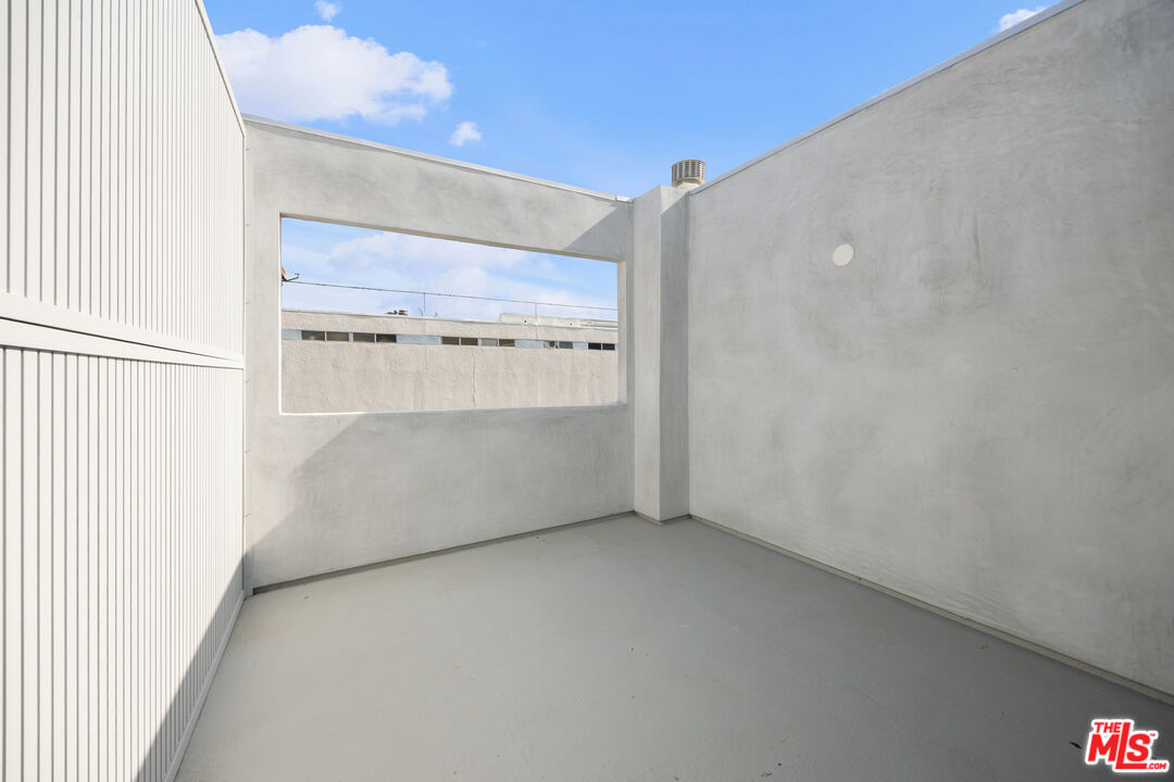 21 1/2 Wavecrest Avenue Venice, CA 90291 - Photo 20 of 29