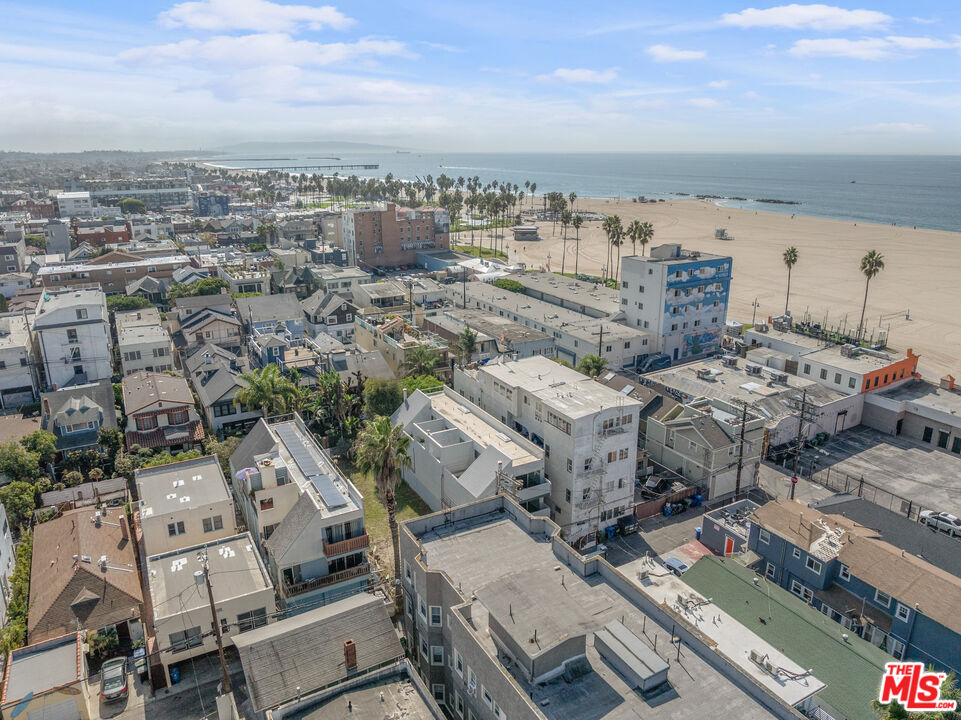 21 1/2 Wavecrest Avenue Venice, CA 90291 - Photo 25 of 29 an aerial view of a city