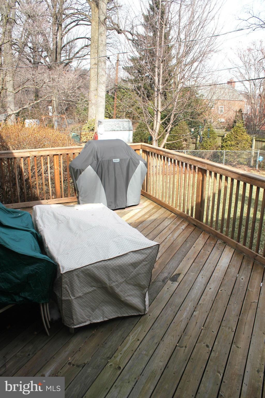 29 Dunvegan Road Catonsville, MD 21228 - Photo 22 of 26 Deck