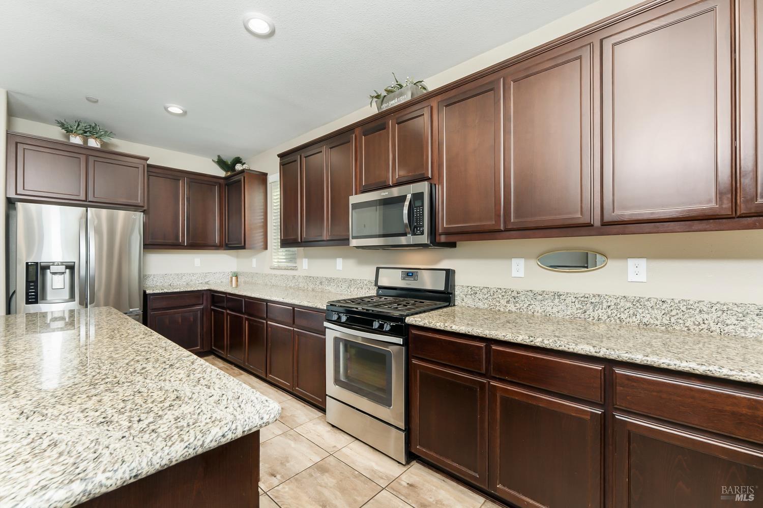 625 Guild Road Vacaville, CA 95688 - Photo 2 of 42