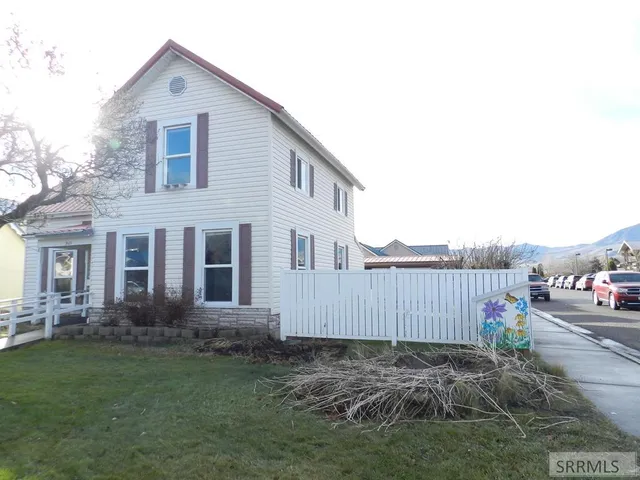 $330,000 | 901 Main Street, Salmon, ID 83467