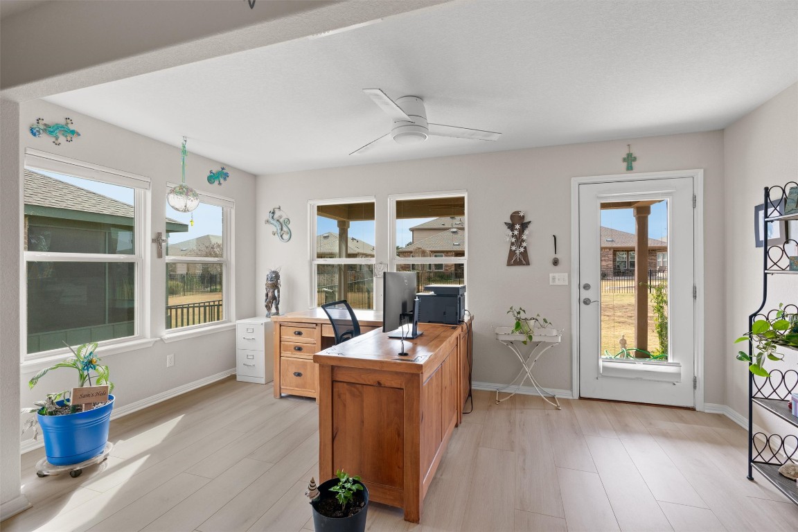512 Rockport Street Georgetown, TX 78633 - Photo 12 of 26 a room with furniture and window