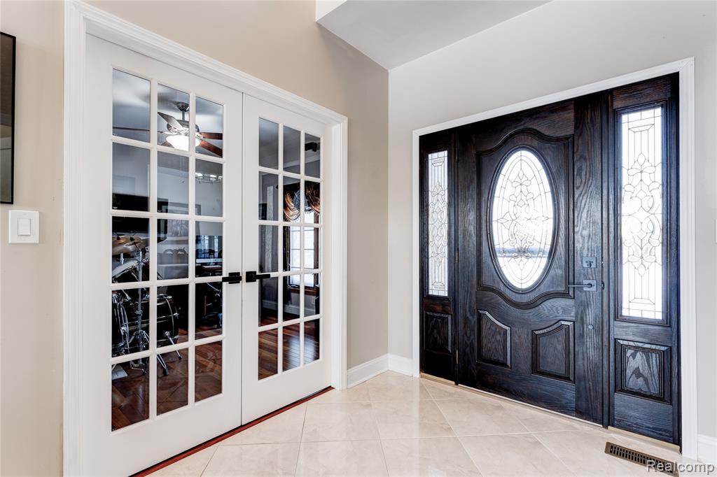 2470 East Baldwin Road Grand Blanc, MI 48439 - Photo 17 of 64 Gallery Image 17