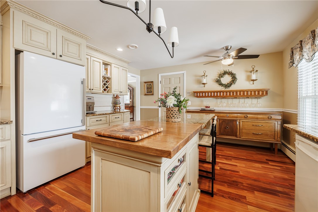 9 Bromley Road Pittsford, NY 14534 - Photo 11 of 36