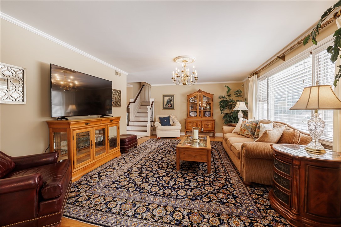 9 Bromley Road Pittsford, NY 14534 - Photo 6 of 36