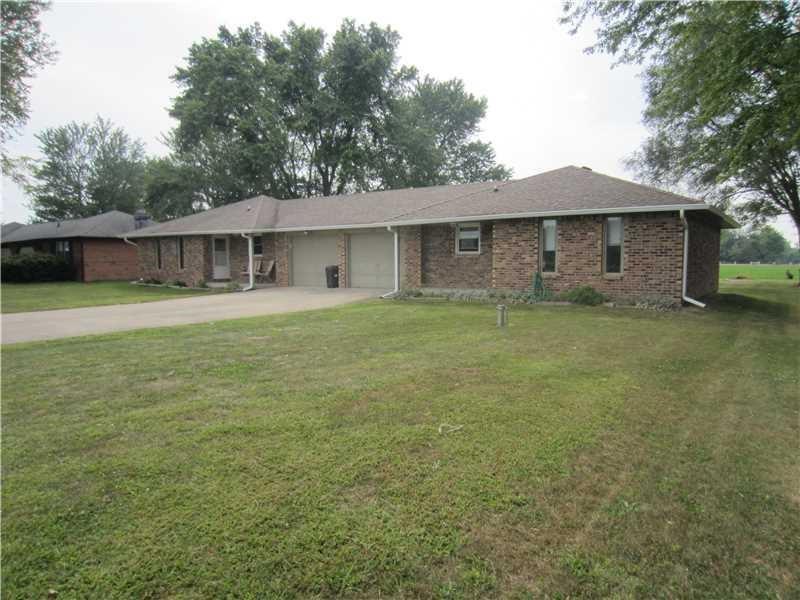 9883 South 300 West Pendleton, IN 46064 - Photo 2 of 20