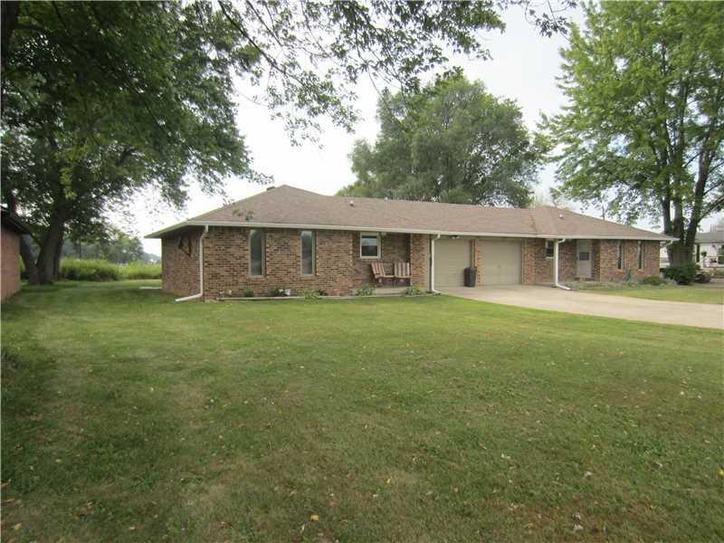 9883 South 300 West Pendleton, IN 46064 - Photo 3 of 20