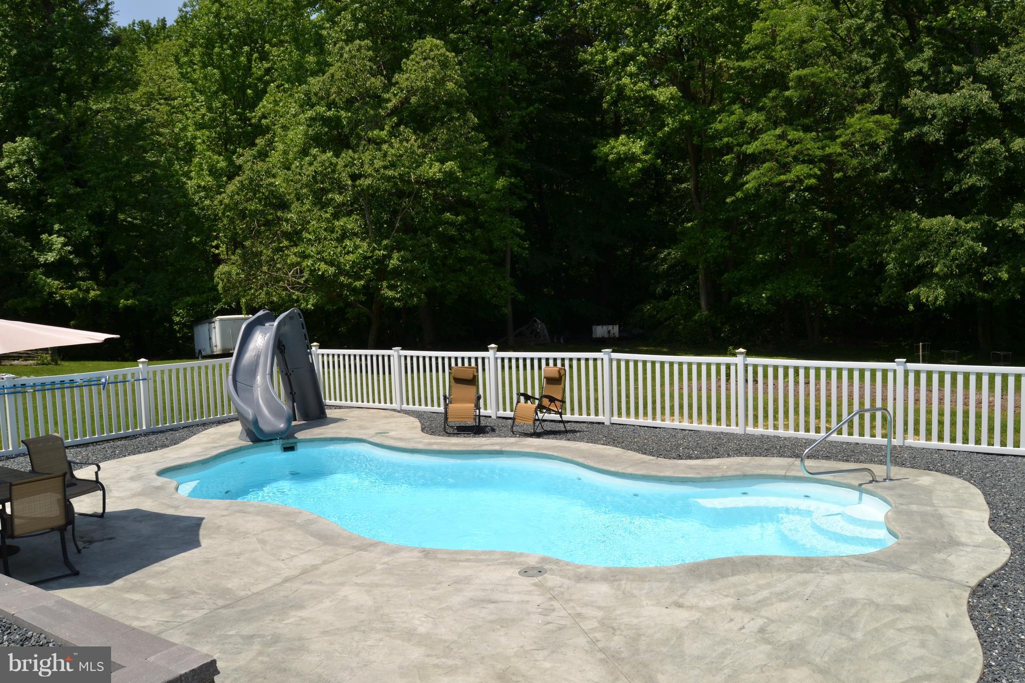 2010 Silver Lane Road Baltimore, MD 21221 - Photo 5 of 30 Perfect setting for fun or relaxation!