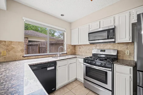 $2,000 | 3018 Granite Lake Drive, Missouri City, TX 77459
