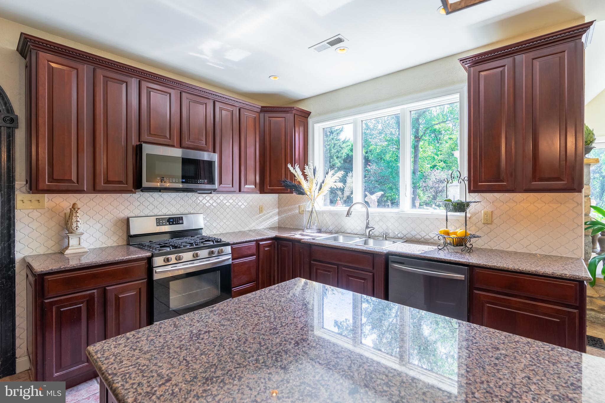 1520 Penllyn Blue Bell Pike Blue Bell, PA 19422 - Photo 20 of 56 Kitchen