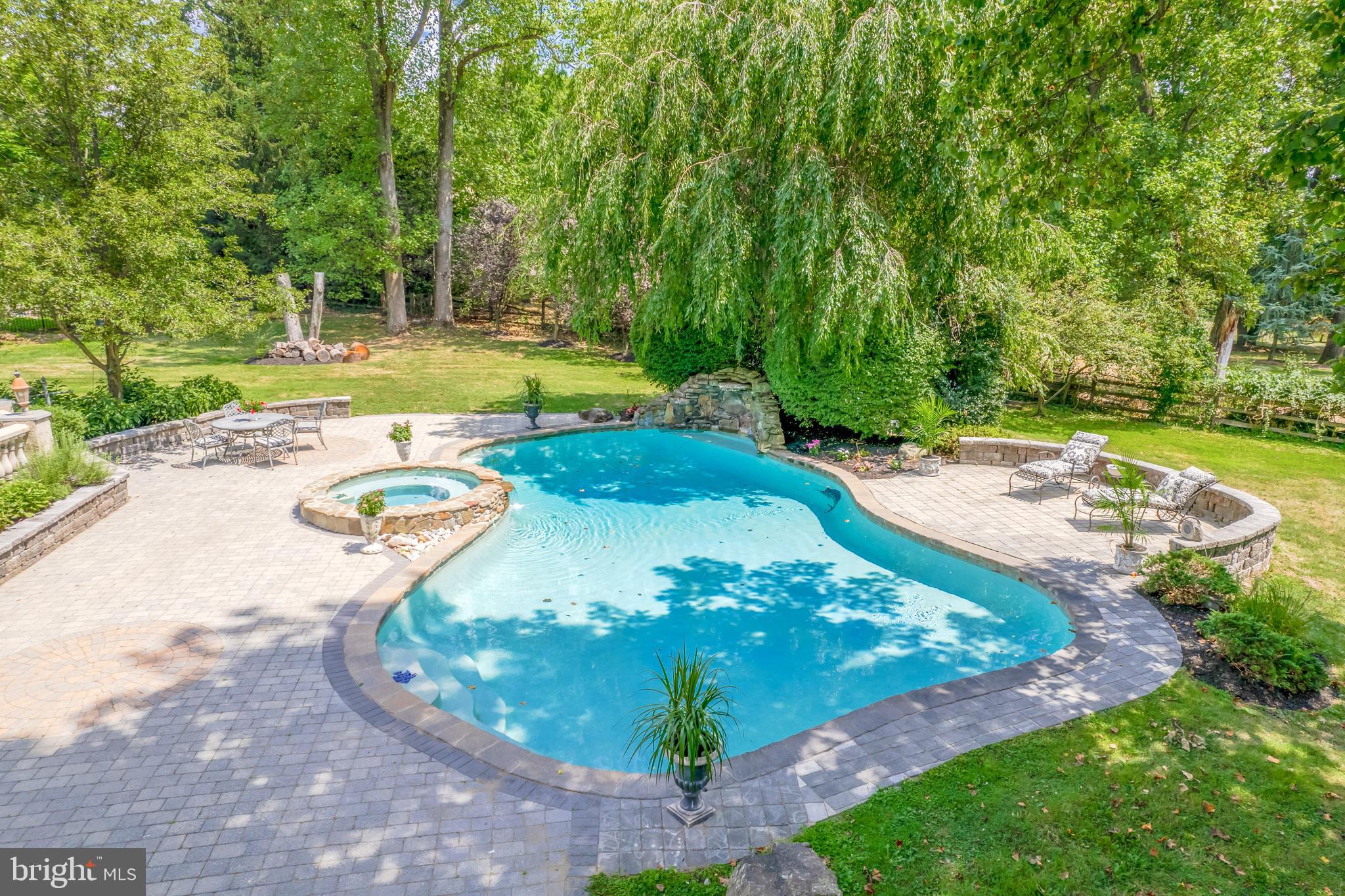 1520 Penllyn Blue Bell Pike Blue Bell, PA 19422 - Photo 49 of 56 Pool