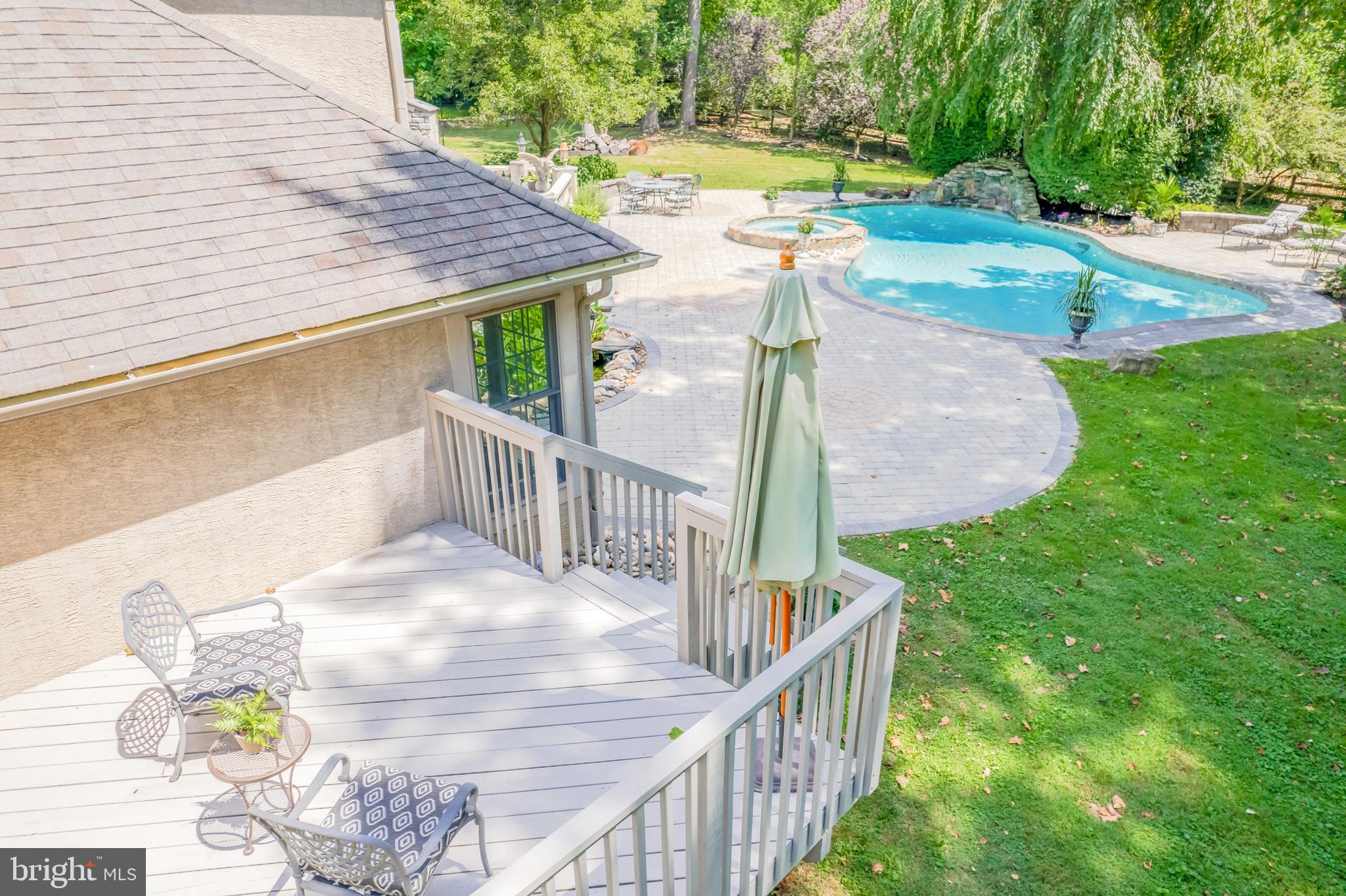 1520 Penllyn Blue Bell Pike Blue Bell, PA 19422 - Photo 53 of 56 In Law Private Patio