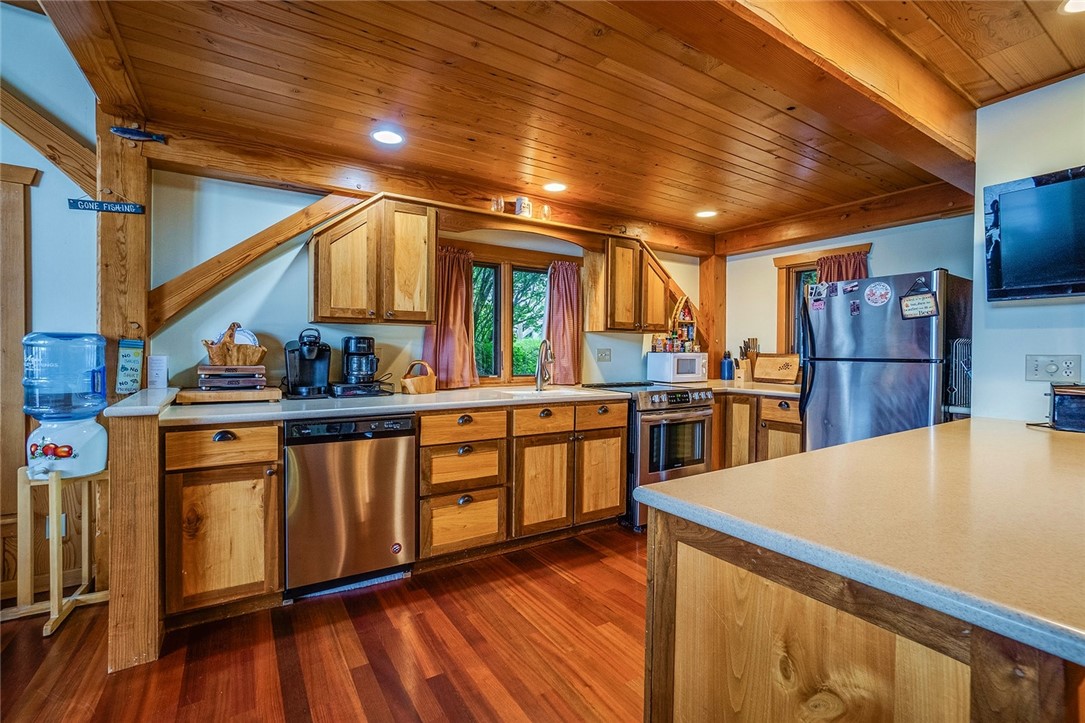 669 East Lake Road Barrington, NY 14527 - Photo 12 of 42