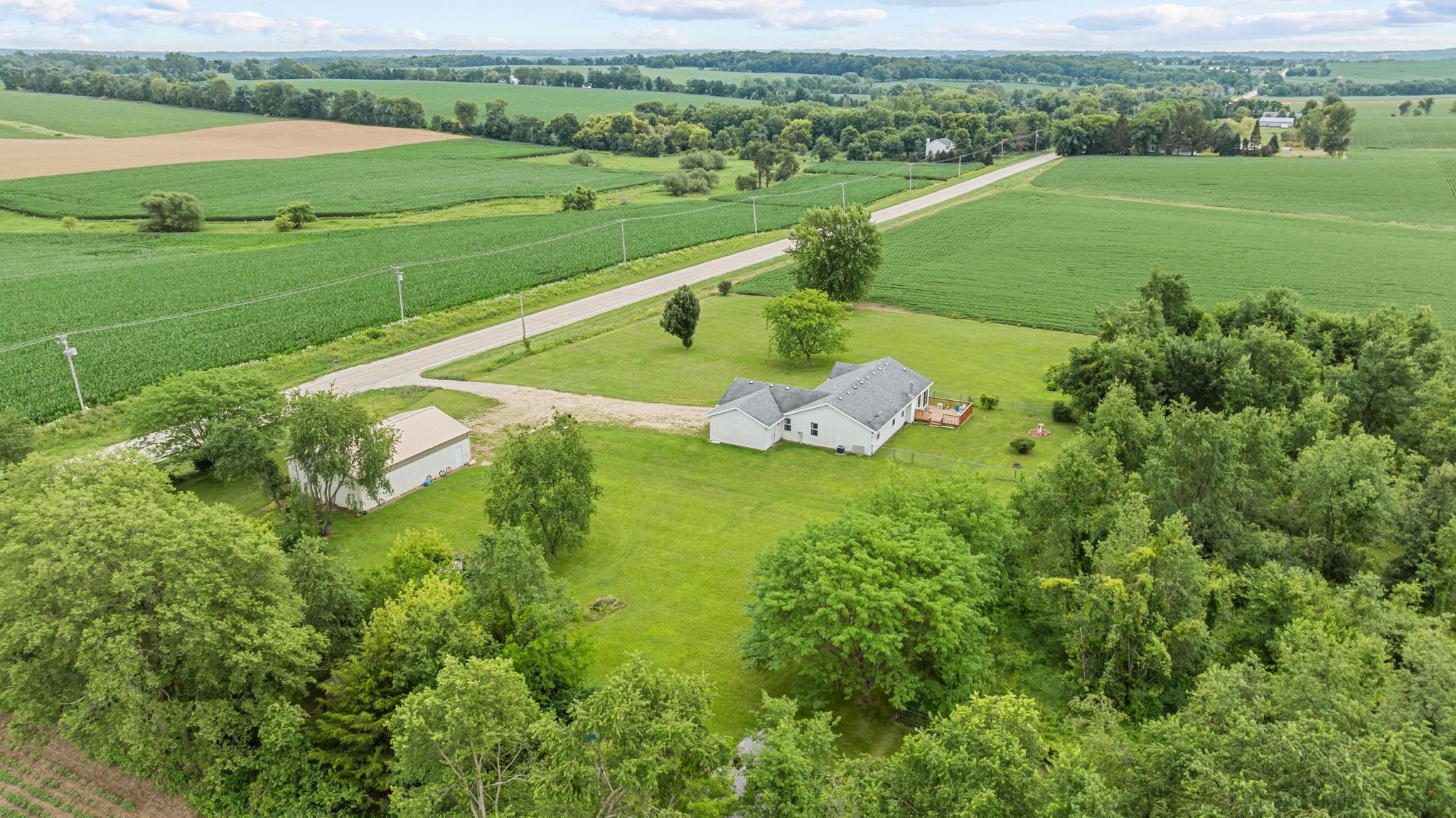 8974 North Pecatonica Road Pecatonica, IL 61063 - Photo 32 of 34
