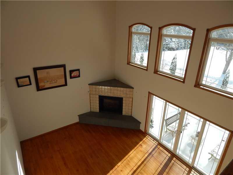 53 A Coveside Road South Bristol, ME 04568 - Photo 8 of 34 Living Room.