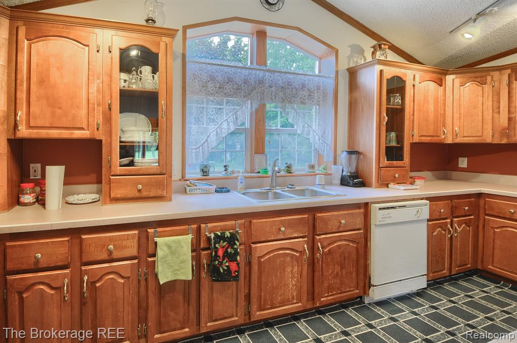 2475 North Summers Road Imlay City, MI 48444 - Photo 13 of 38