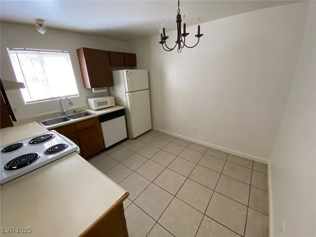 $1,050 | 917 Bridgewater Street, Unit B, Las Vegas, NV 89110