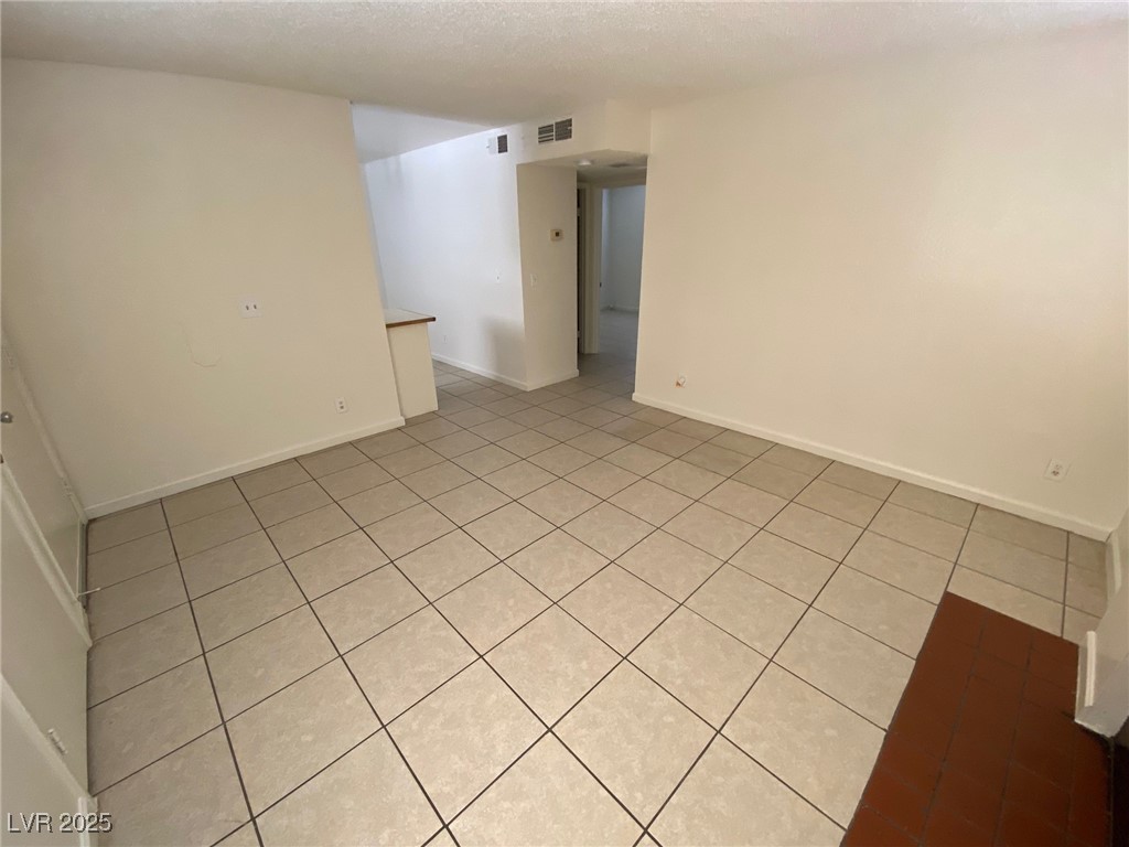 917 Bridgewater Street, Unit B Las Vegas, NV 89110 - Photo 3 of 9