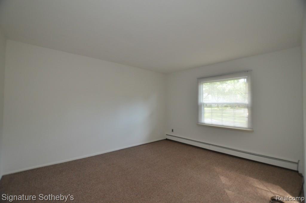 5320 Echo Road Bloomfield Hills, MI 48302 - Photo 64 of 71 bedroom1 lower level.jpg