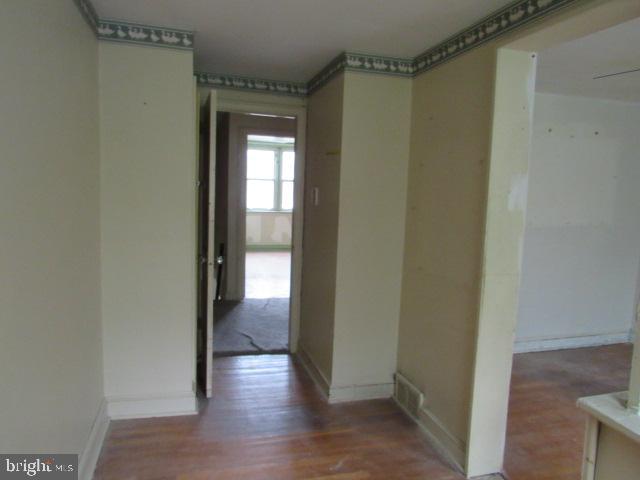 1215 Crestview Road Darby, PA 19023 - Photo 9 of 16 Gallery Image 9