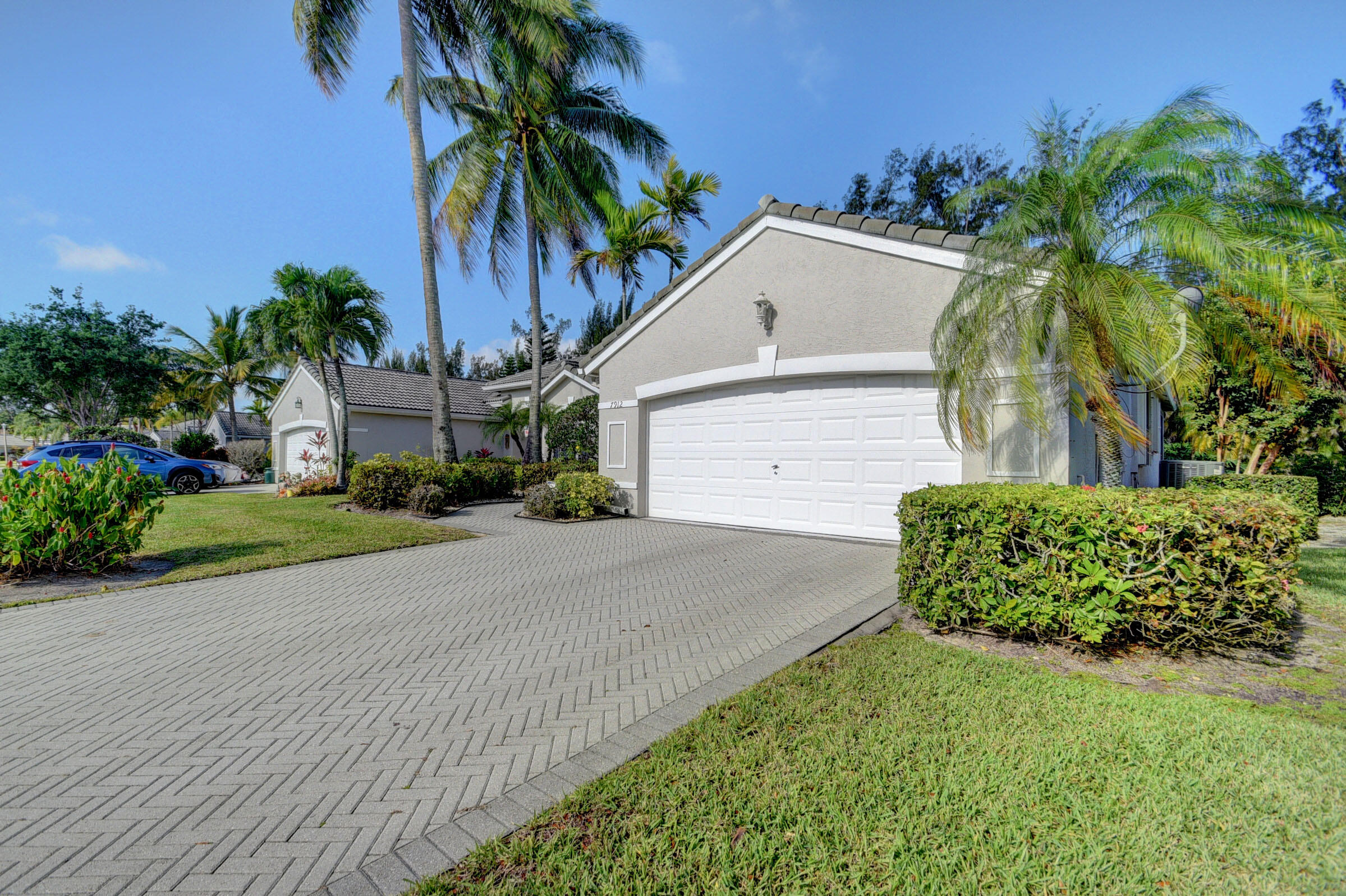 7912 Rockford Road Boynton Beach, FL 33472 - Photo 3 of 42 03_house (3)