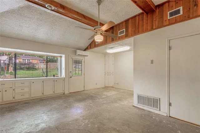 $289,900 | 2001 Ave Q, Huntsville, TX 77340