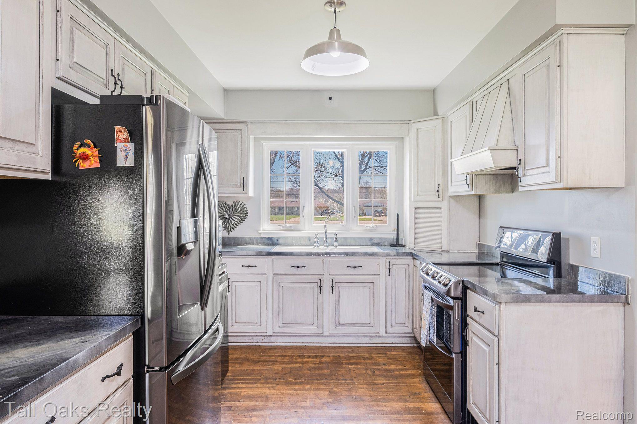 8239 Davison Road Davison, MI 48423 - Photo 4 of 40 Gallery Image 4