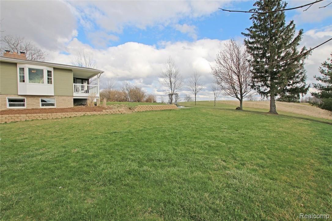 9488 Hegel Road Goodrich, MI 48438 - Photo 35 of 42 35) Backyard.jpg